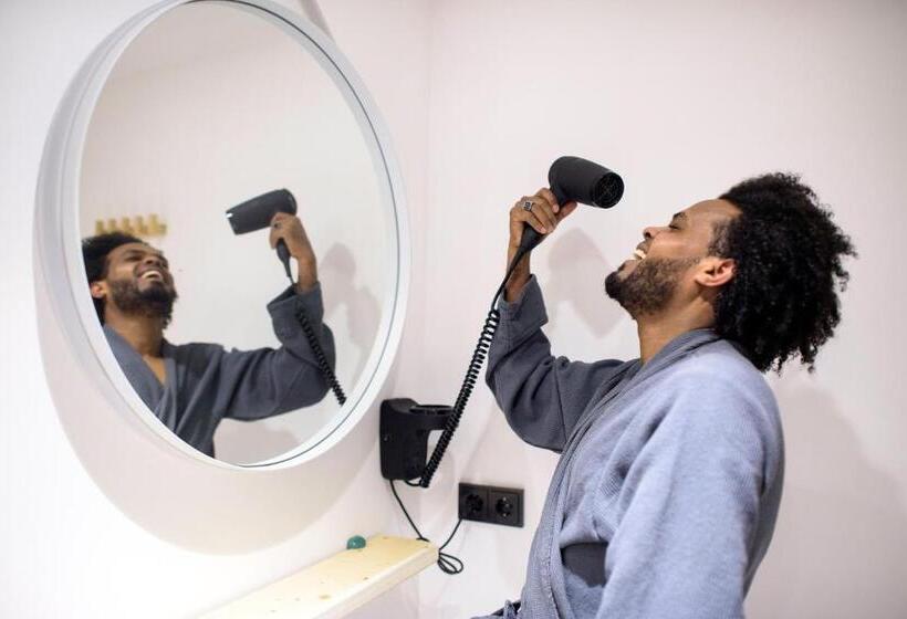 The Green Elephant Hostel & Spa