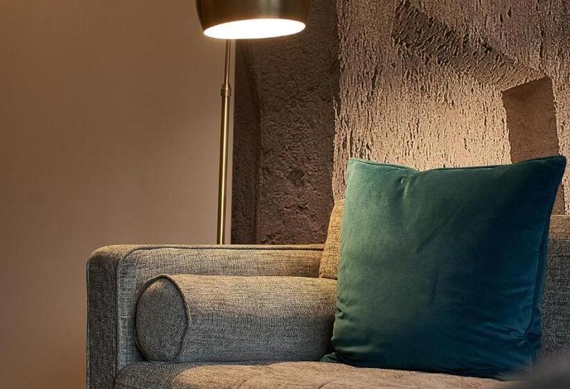 The Onyx Apartment Hotel By Newmark