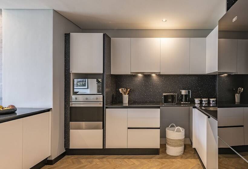 The Onyx Apartment Hotel By Newmark