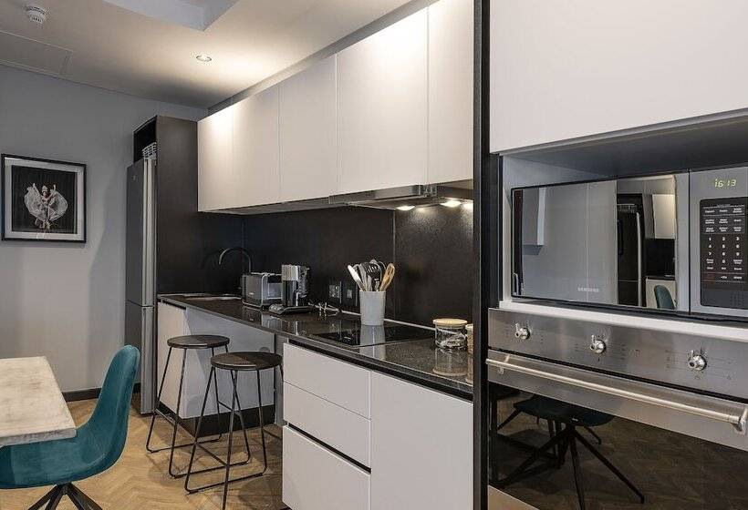 The Onyx Apartment Hotel By Newmark