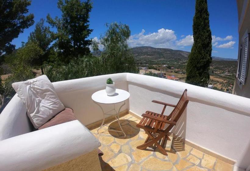 Treehouse Holiday Homes