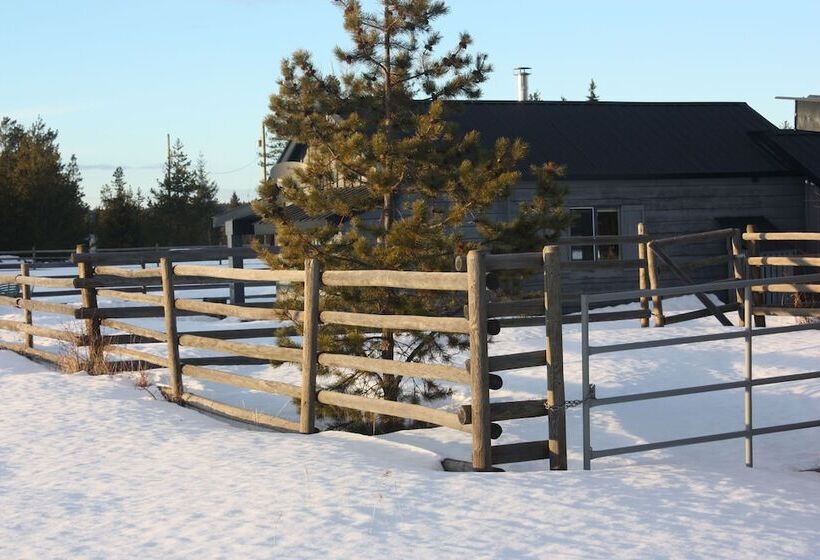 Woodhouse Cottages And Ranch