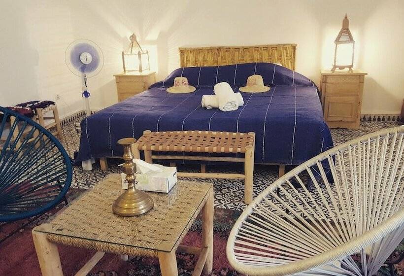 Art Riad Au Bord De La Mer