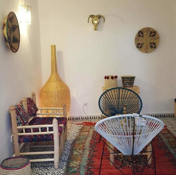 Art Riad Au Bord De La Mer