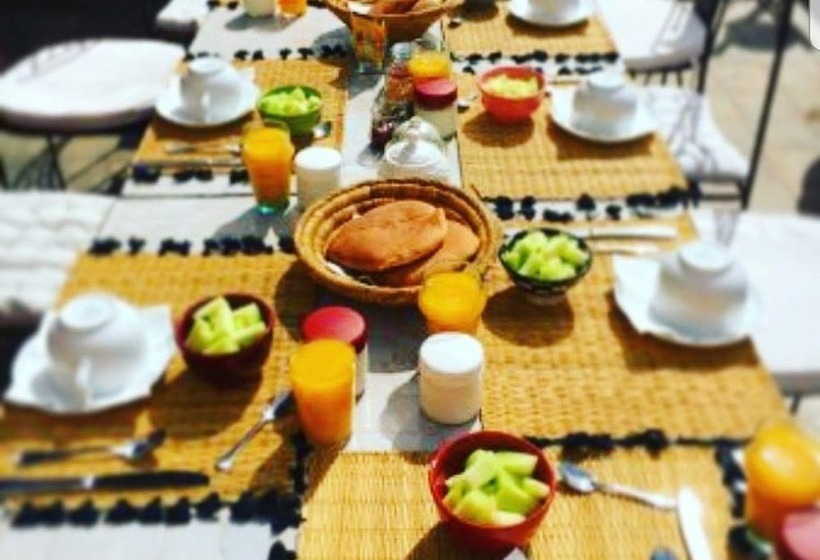 Art Riad Au Bord De La Mer