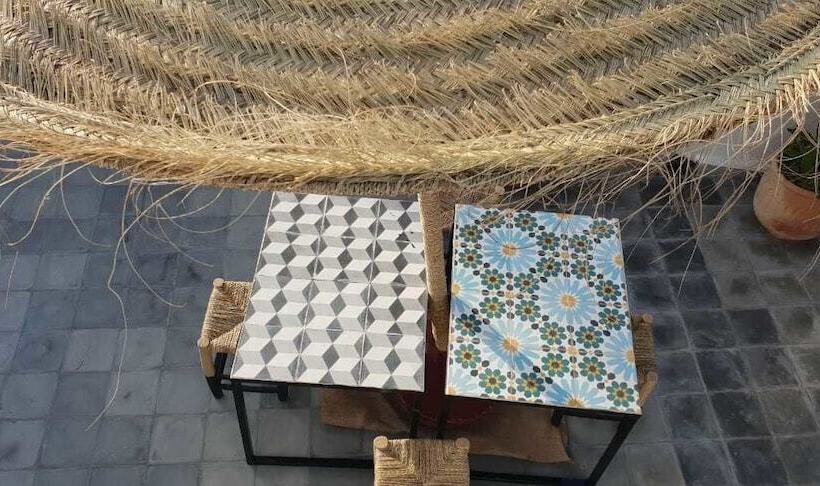 Art Riad Au Bord De La Mer