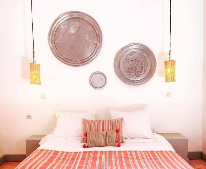 Art Riad Au Bord De La Mer