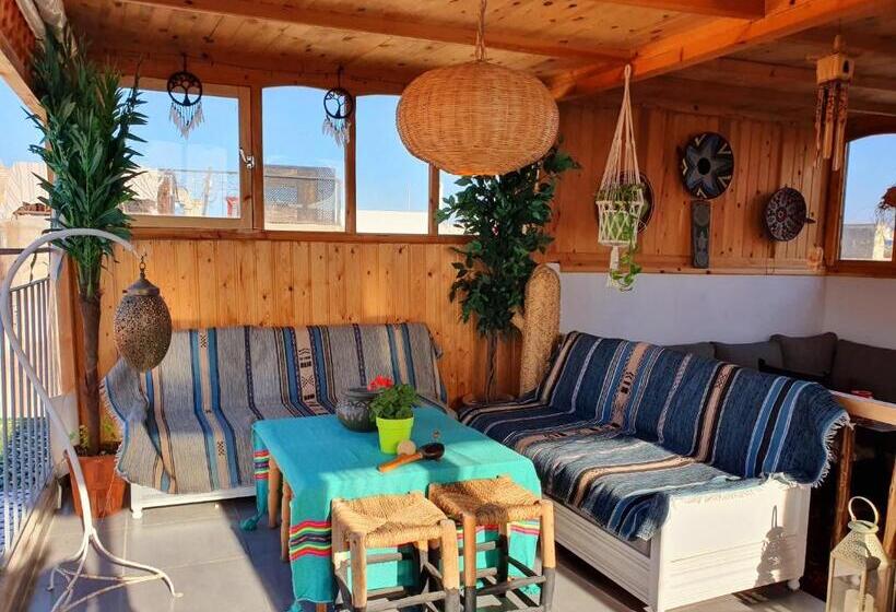 Art Riad Au Bord De La Mer