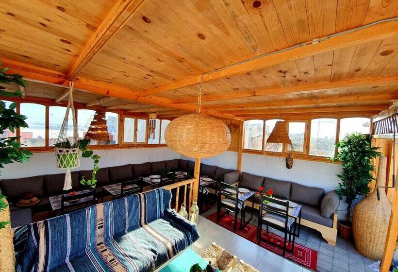 Art Riad Au Bord De La Mer