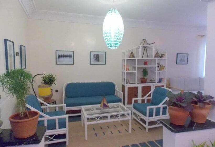 Art Riad Au Bord De La Mer