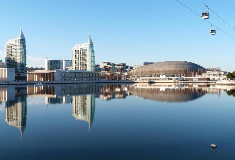 تختخواب و صبحانه Lisbon Airport Guesthouse