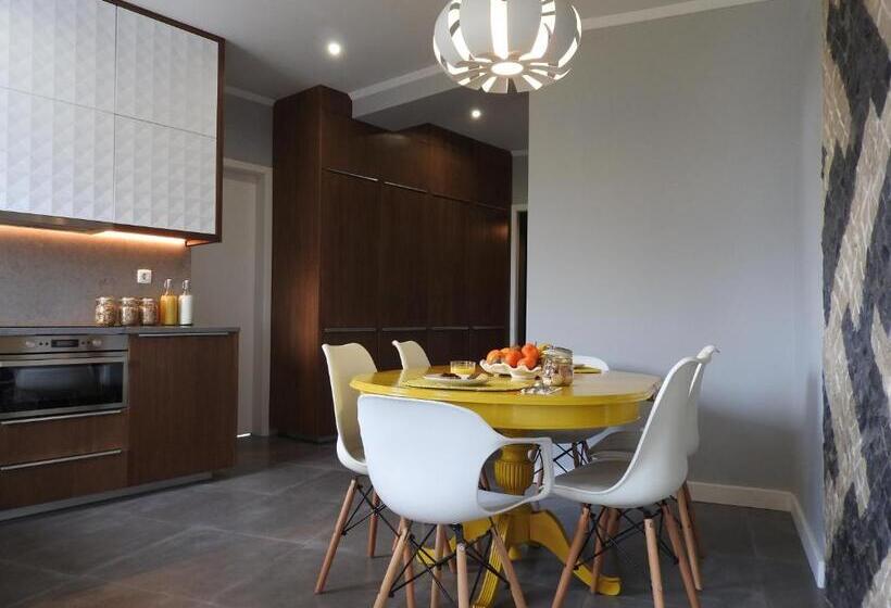 تختخواب و صبحانه Lisbon Airport Guesthouse