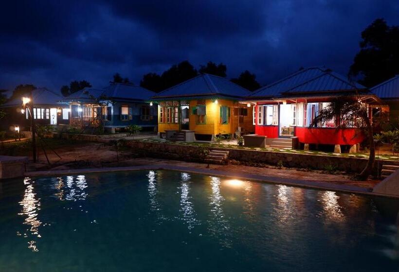 تختخواب و صبحانه Rock And Wreck Dive Resort