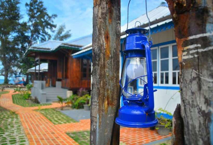 تختخواب و صبحانه Rock And Wreck Dive Resort