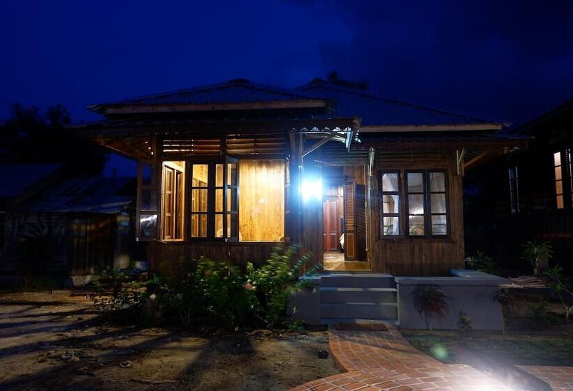 צימר Rock And Wreck Dive Resort