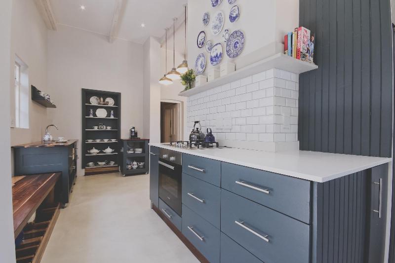 민박 The Victorian Strand