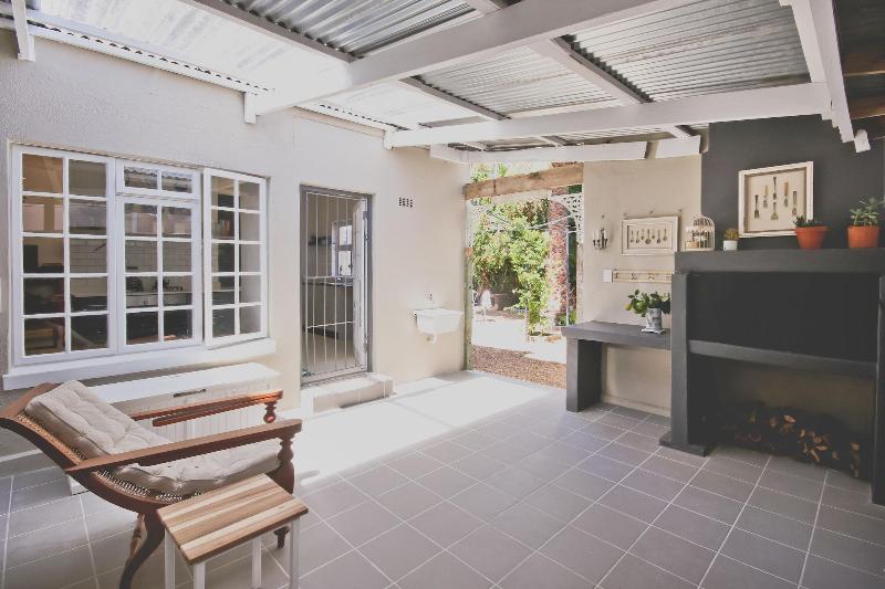 住宿加早餐  The Victorian Strand