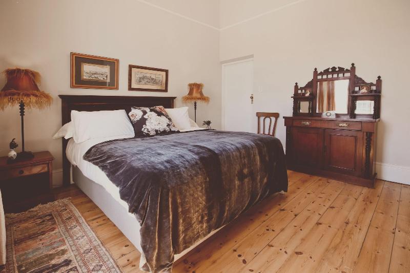 민박 The Victorian Strand