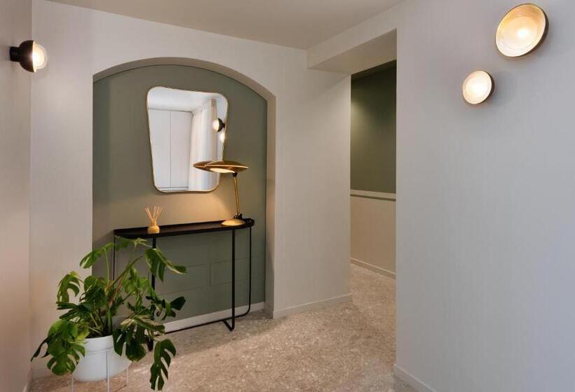 客栈 Velvet Grey Boutique