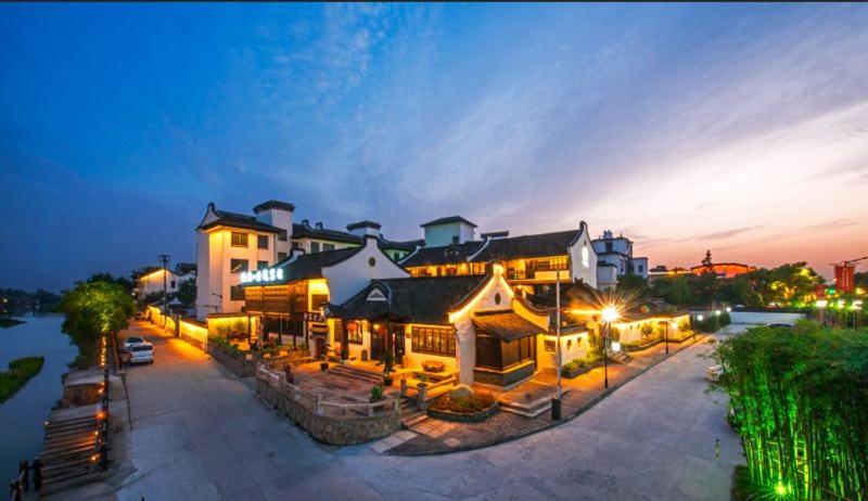 Shiyuan Dengying Inn