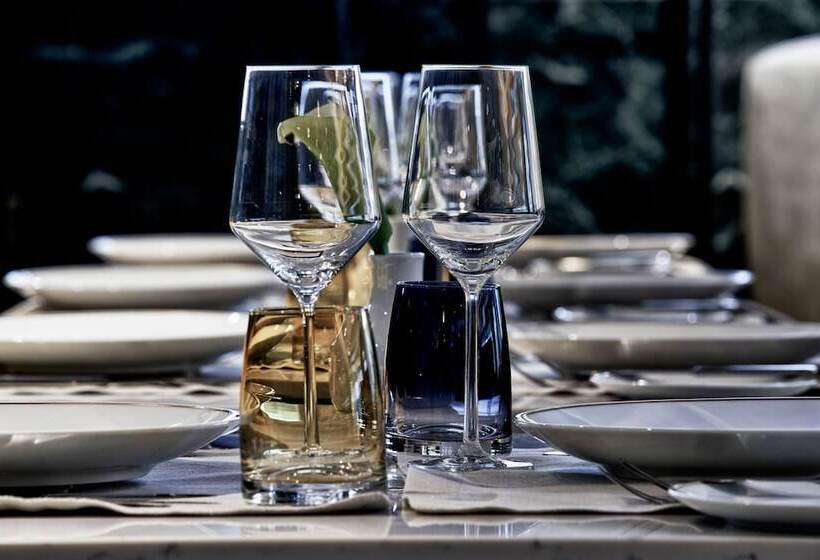 Academias Hotel, Autograph Collection