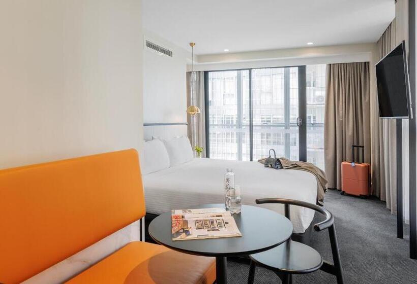 Brady Hotels Jones Lane