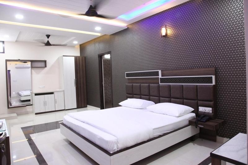 בית מלון כפרי C M Plaza