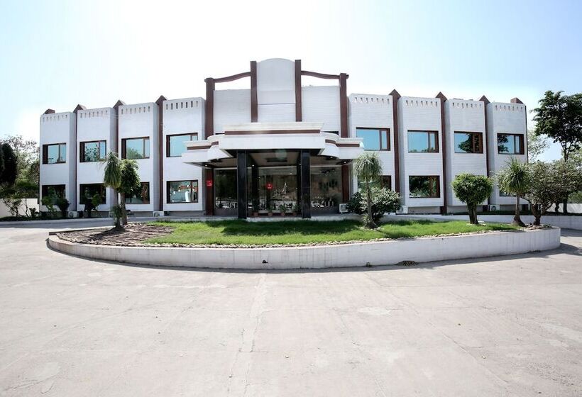 호텔 Capital O 12767  Grand Chinar