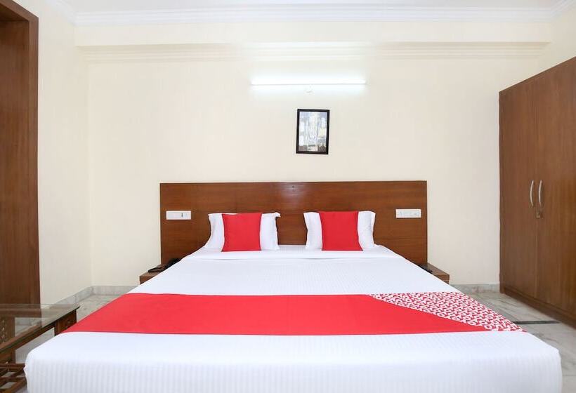 호텔 Capital O 12767  Grand Chinar