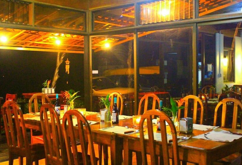 فندق Ceiba Tree Lodge