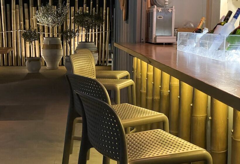 호텔 Hermoso Luxury Suites