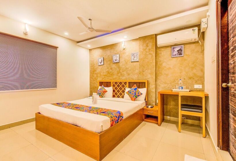 בית מלון כפרי Fabexpress Mayuri Residency   Hal Old Airport Road