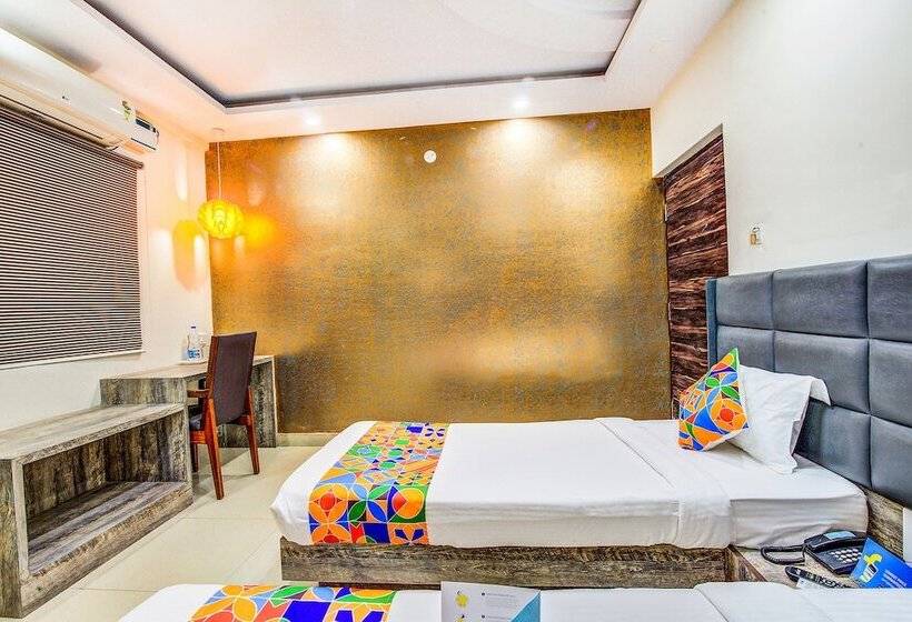 בית מלון כפרי Fabexpress Mayuri Residency   Hal Old Airport Road