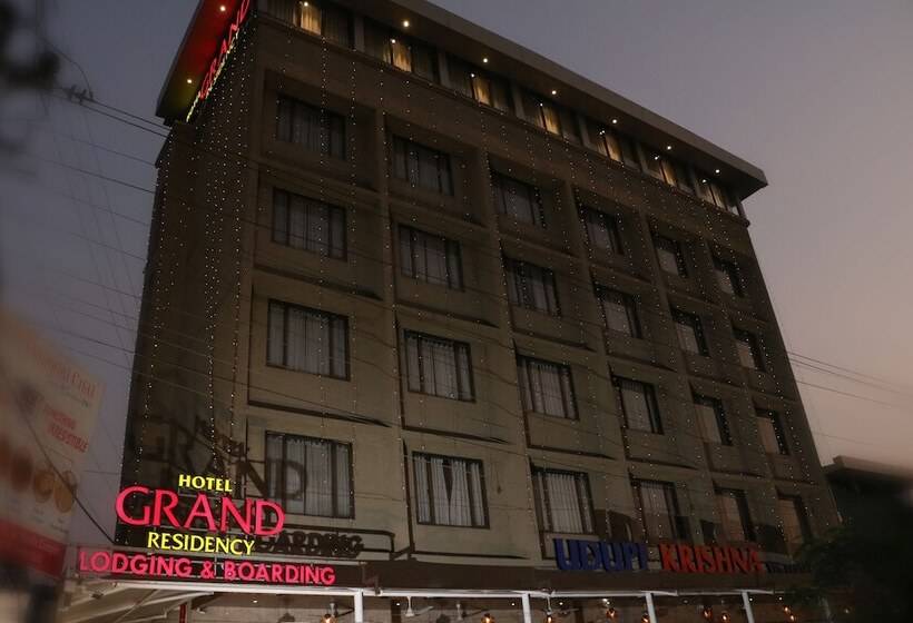 בית מלון כפרי Grand Residency