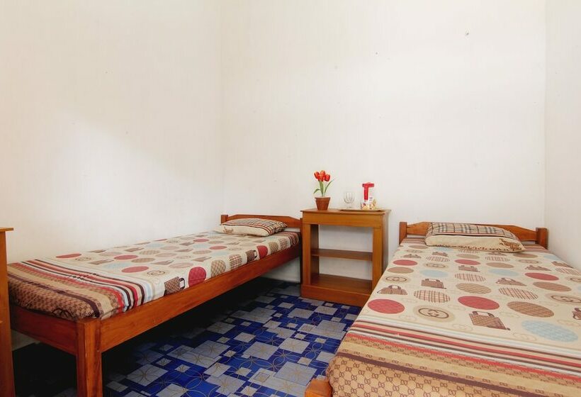 Отель Griya Godean Syariah Yogyakarta