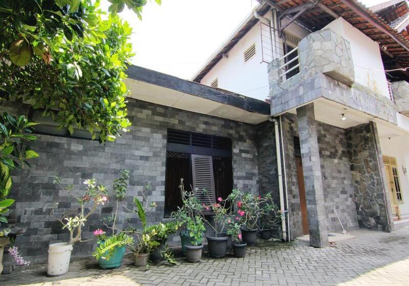 Отель Griya Godean Syariah Yogyakarta