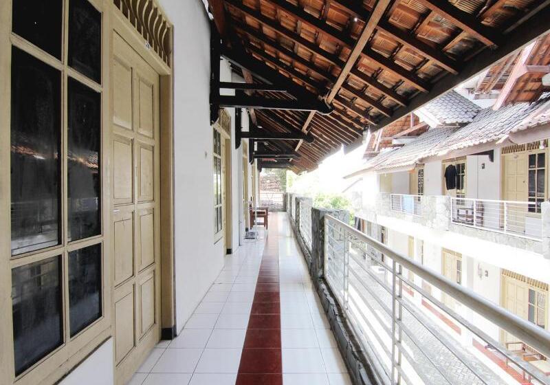 Отель Griya Godean Syariah Yogyakarta