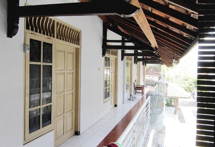 Отель Griya Godean Syariah Yogyakarta