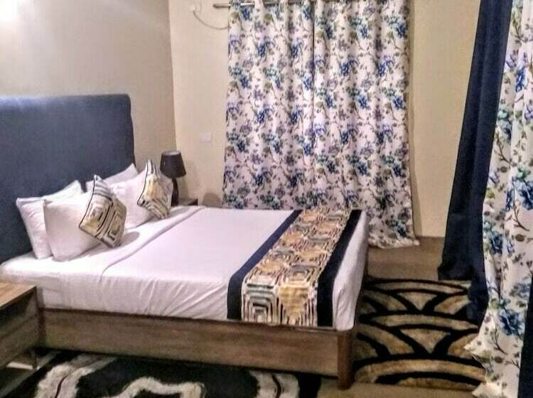 호텔 Karon Premium