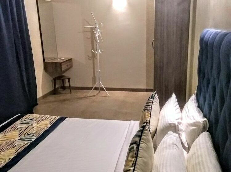 호텔 Karon Premium