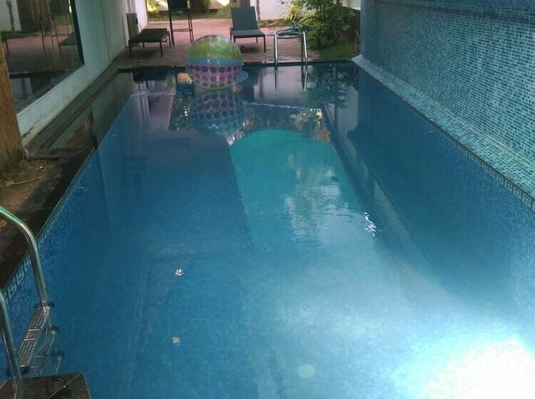 호텔 Karon Premium