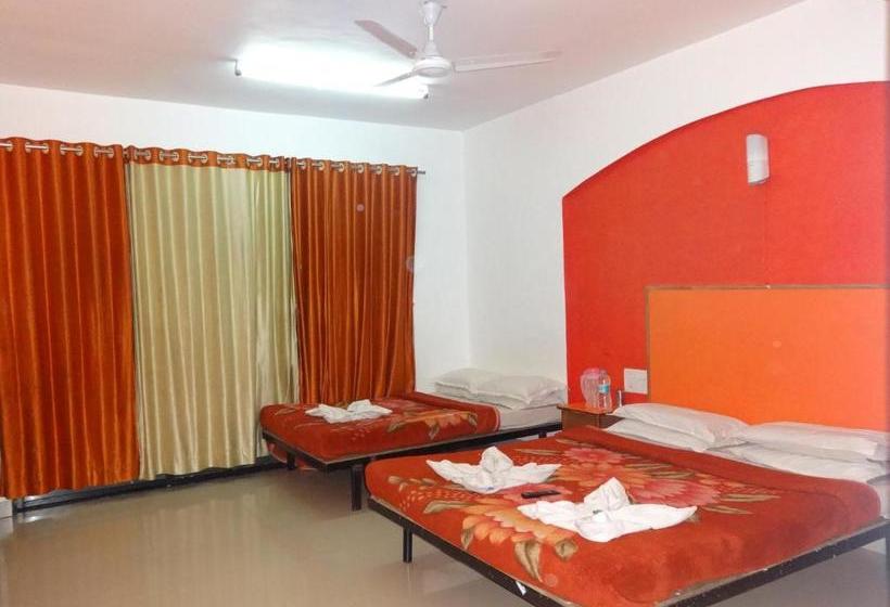 Отель Maharaja Palace