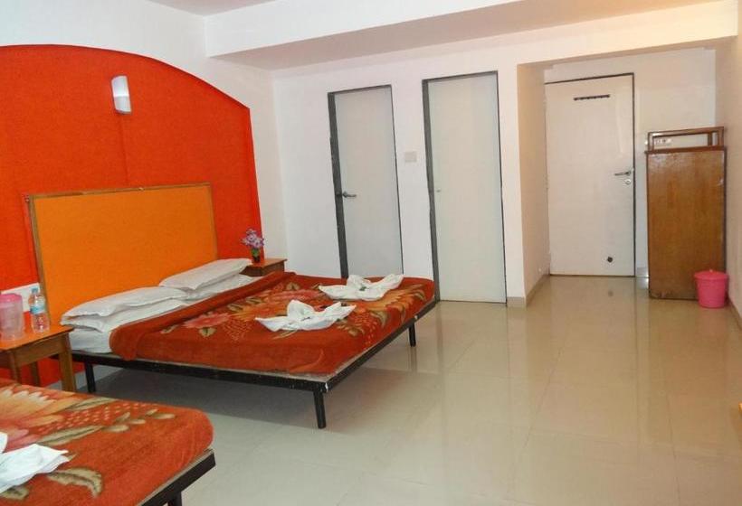 Отель Maharaja Palace