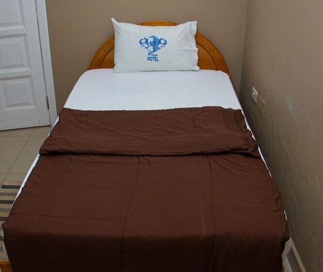 בית מלון כפרי Np Plaza