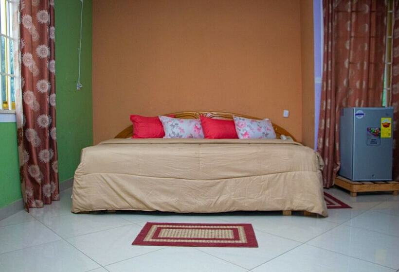 בית מלון כפרי Np Plaza