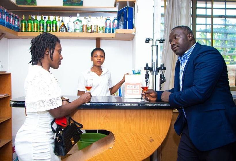 בית מלון כפרי Np Plaza