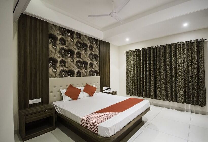 هتل Oyo 23571 Jai Bhawani