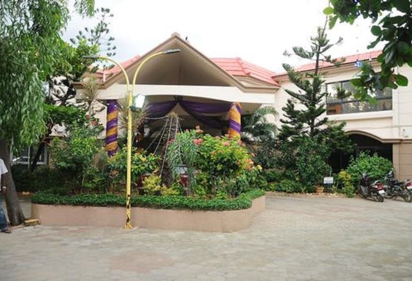 هتل Park Inn Beach Resort