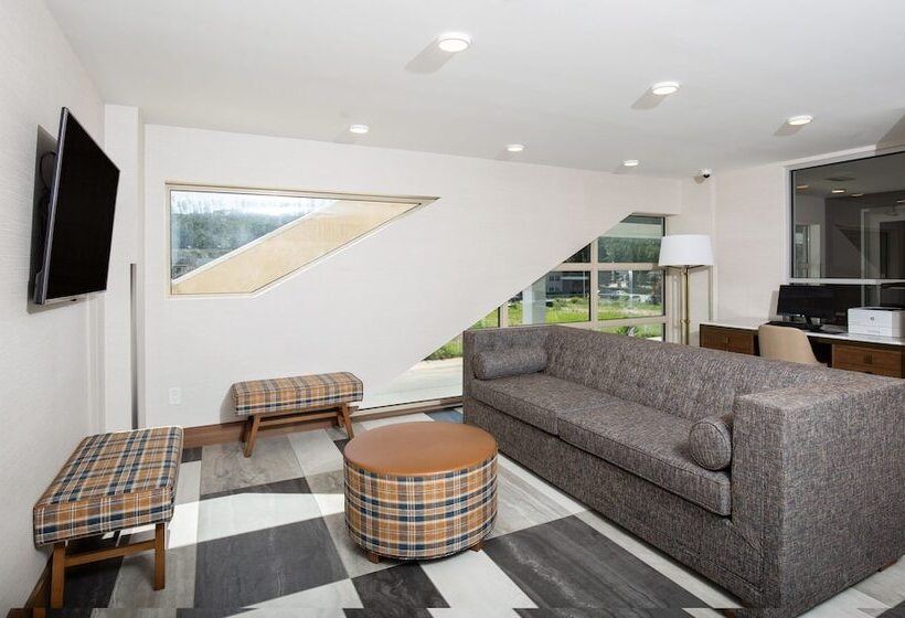 Pomeroy Hotel Fort Mcmurray