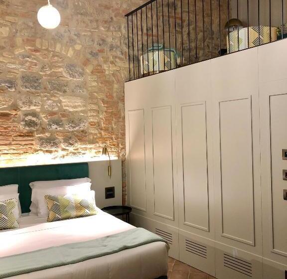 فندق ريفى Locanda Dei Logi